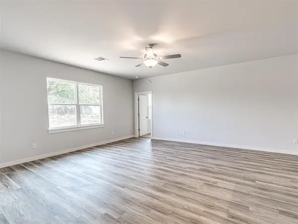 504 Cumberland DR, Guthrie, OK 73044