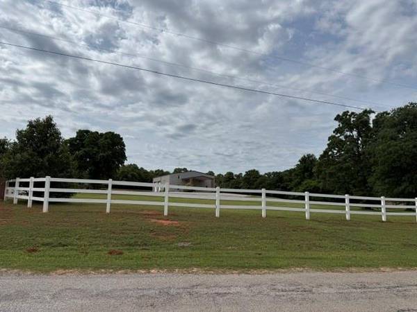 1805 E 8th ST, Chandler, OK 74834