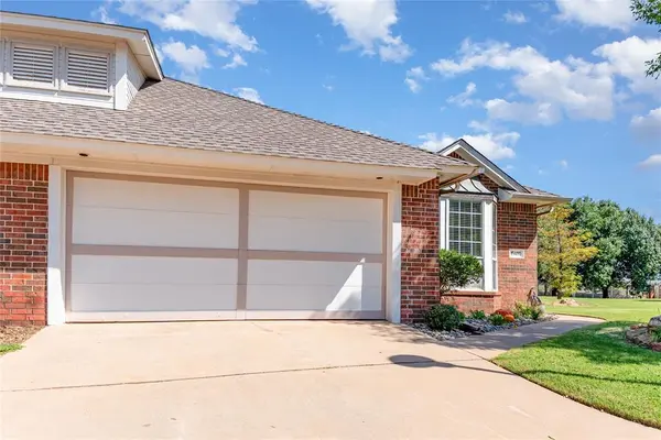 15400 Monarch LN, Edmond, OK 73013