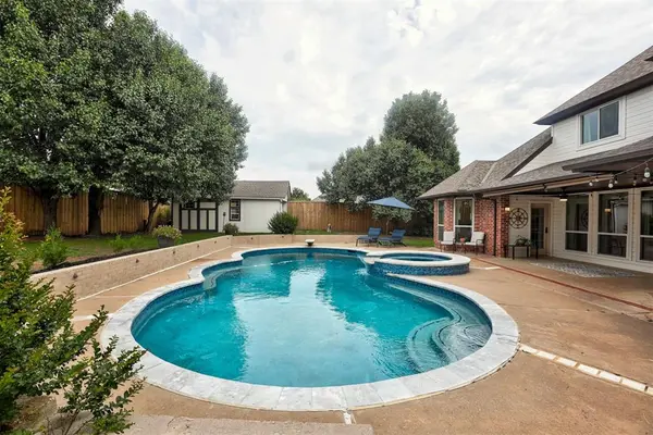 2601 Stratton DR, Edmond, OK 73013
