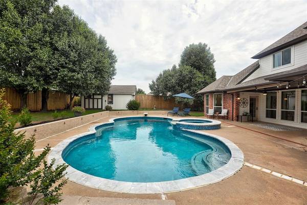 2601 Stratton DR, Edmond, OK 73013
