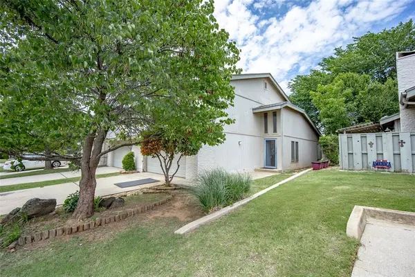 9805 Hefner Village DR, Oklahoma City, OK 73162
