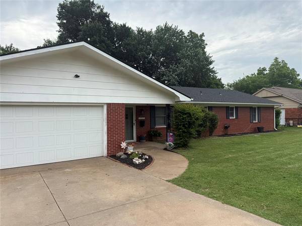 1917 N Minnesota AVE, Shawnee, OK 74804