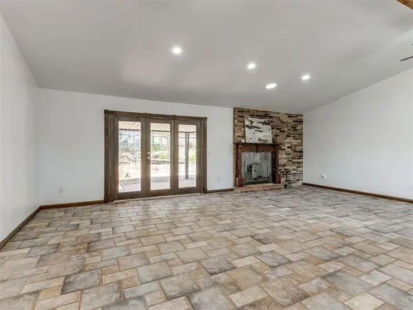 6613 Edgebrook RD, Oklahoma City, OK 73132