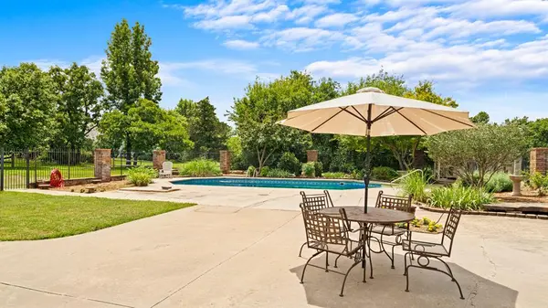 10500 Shady Glade LN, Oklahoma City, OK 73151