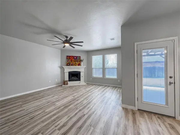 11016 SW 39th CT, Mustang, OK 73064
