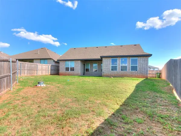 8221 NW 152nd TER, Edmond, OK 73013