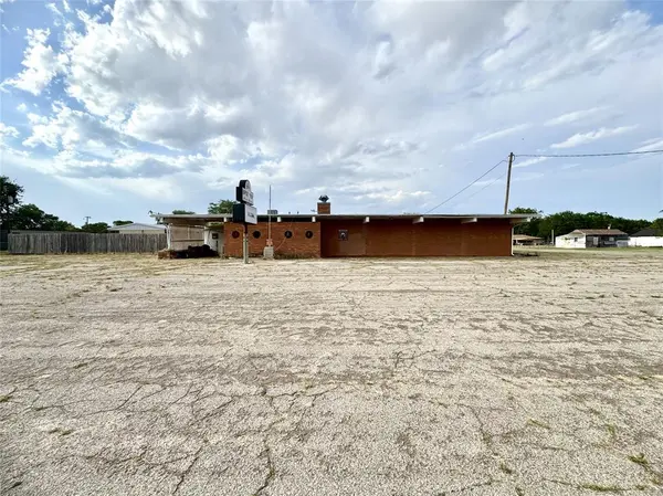 1501 N Pennsylvania AVE, Mangum, OK 73554
