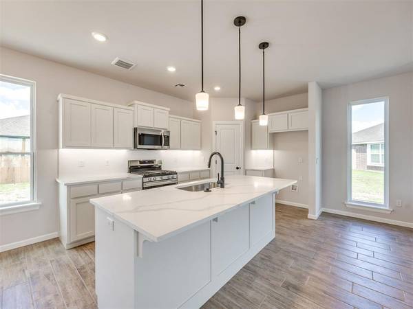 1671 Bloomington CT, Newcastle, OK 73065