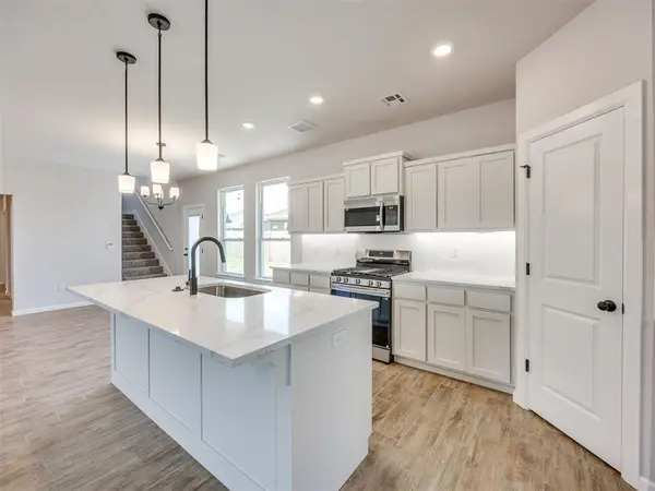 1671 Bloomington CT, Newcastle, OK 73065