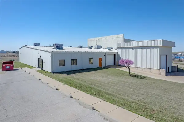 425 W Airport RD, Hinton, OK 73047