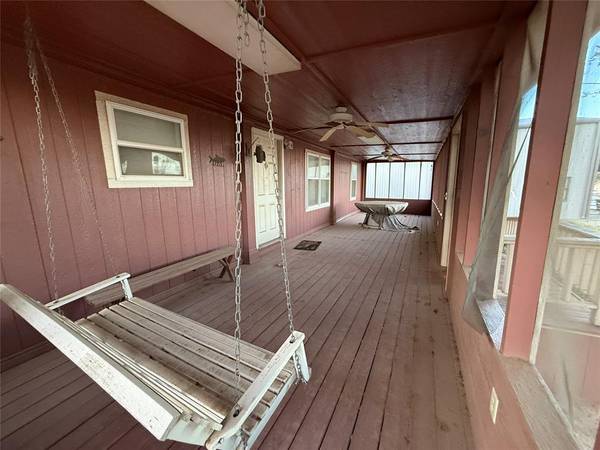 83 Hick's Mountain RD, Lone Wolf, OK 73655