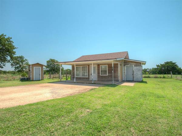 335827 E Winding RD, Mcloud, OK 74851