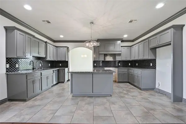 1405 Katelyn CT, Yukon, OK 73099