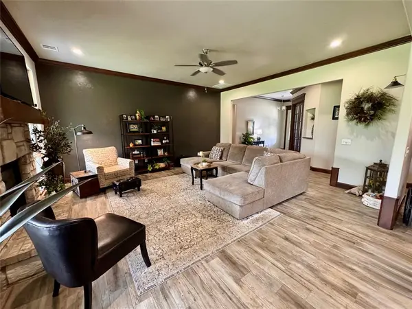 916 Morning Glory LN, Seminole, OK 74868