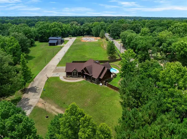 100 Woodbridge CV, Broken Bow, OK 74728