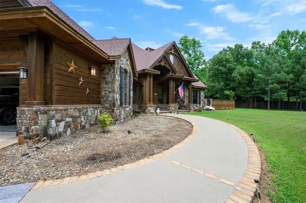 100 Woodbridge CV, Broken Bow, OK 74728