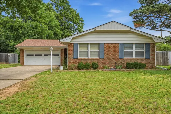 1529 Oakwood DR, Norman, OK 73069