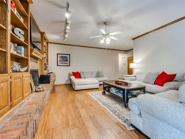10201 Fawn Valley DR, Mustang, OK 73064