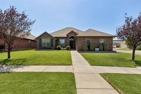 15925 Burkett CIR, Edmond, OK 73013