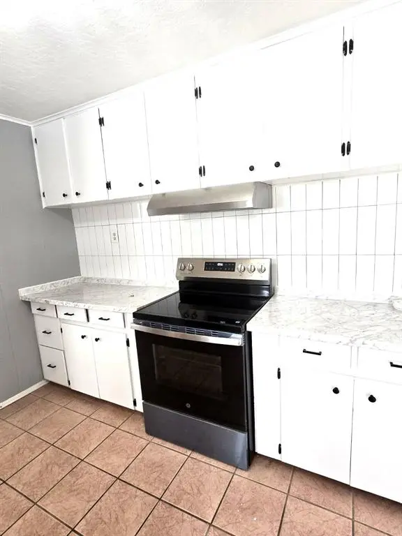 624 Navajoe RD, Altus, OK 73521