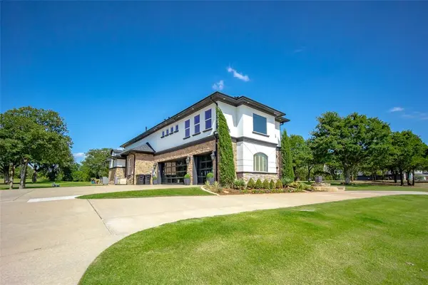 2366 Clubhouse DR, Blanchard, OK 73010