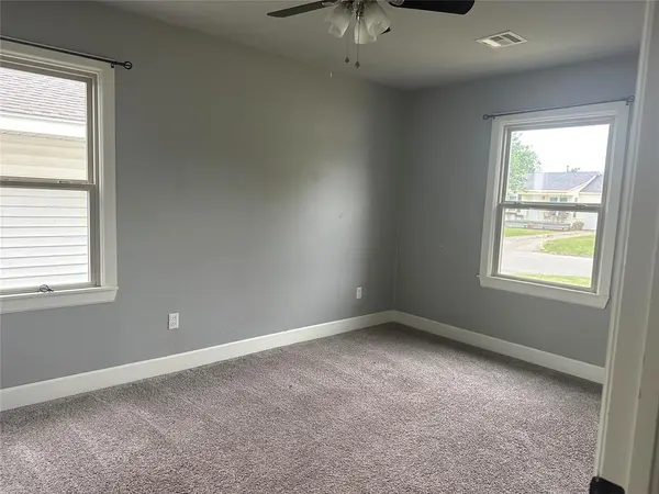 1417 Laverne AVE, Shawnee, OK 74801
