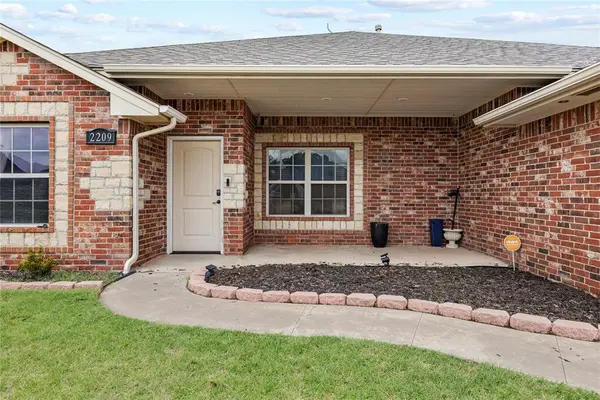2209 Stratta DR, Weatherford, OK 73096