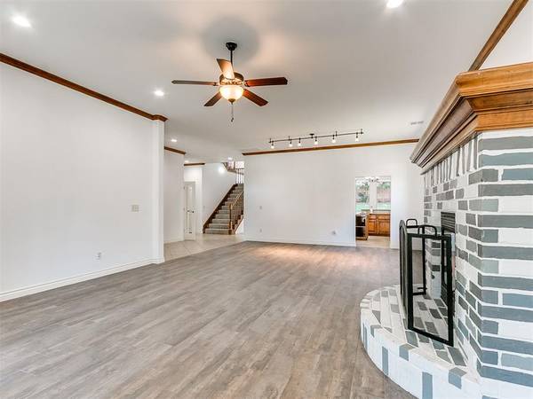19316 Cade CT, Edmond, OK 73012