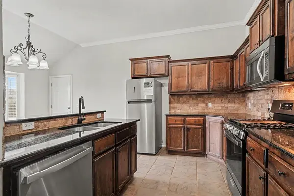 11304 NW 99th ST, Yukon, OK 73099
