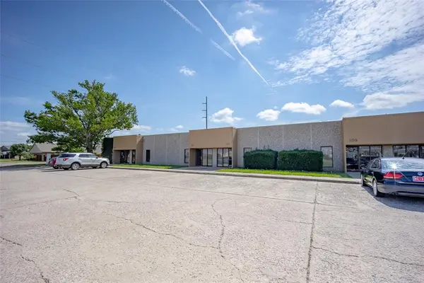 800 W Rock Creek RD #107, Norman, OK 73069