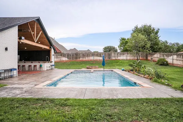 6 S Covey ST, Sayre, OK 73662