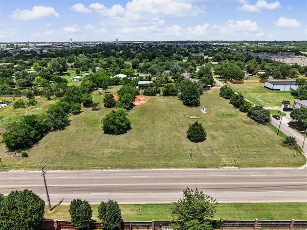 109 E Memorial RD, Edmond, OK 73114