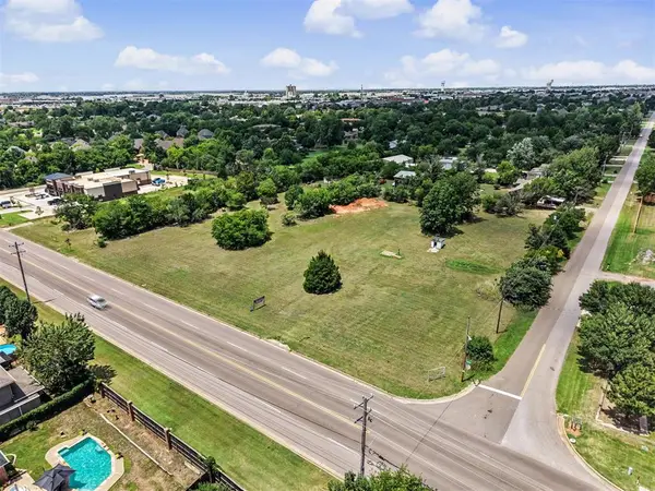 109 E memorial RD, Edmond, OK 73114