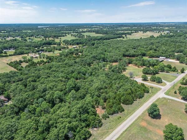 10 Thomas Glenn RD, Shawnee, OK 74801