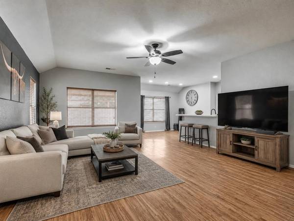 12317 NW 3rd ST, Yukon, OK 73099
