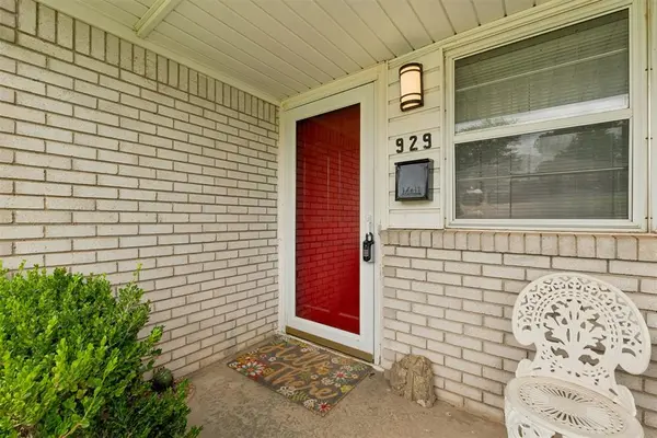 929 Stiver DR, Midwest City, OK 73110