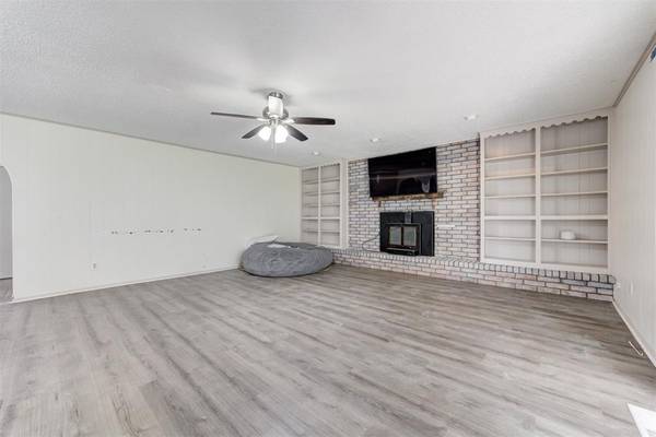 11712 N Shartel AVE, Oklahoma City, OK 73114