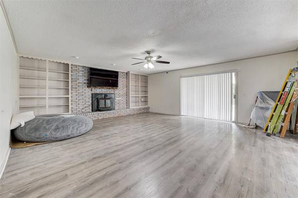 11712 N Shartel AVE, Oklahoma City, OK 73114