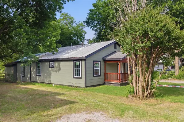 413 SE 3rd ST, Ardmore, OK 73401