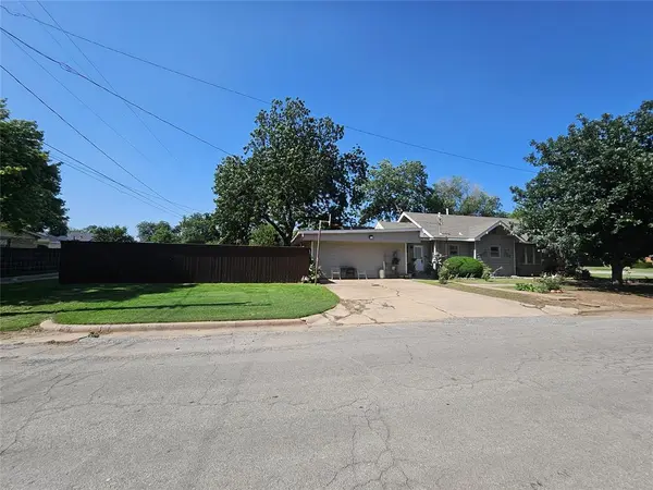 401 N BROADWAY ST, Hobart, OK 73651