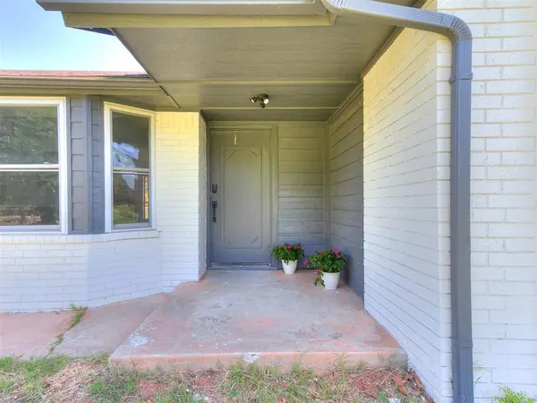 10820 Blue Fox DR, Edmond, OK 73025