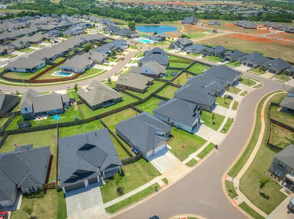 15401 Jasper LN, Edmond, OK 73013
