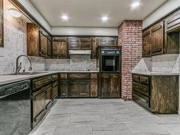 1170 Mockingbird CIR, Choctaw, OK 73020
