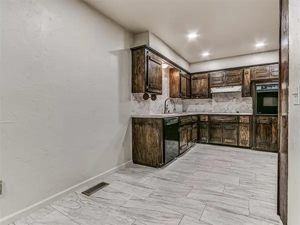 1170 Mockingbird CIR, Choctaw, OK 73020