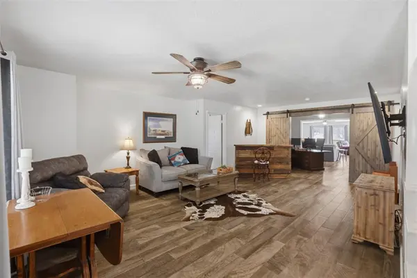 319 E Cedar DR, Tuttle, OK 73089