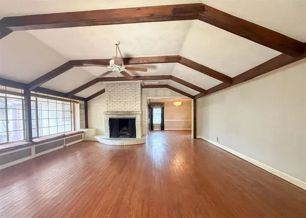 1816 Huntington AVE, Nichols Hills, OK 73116