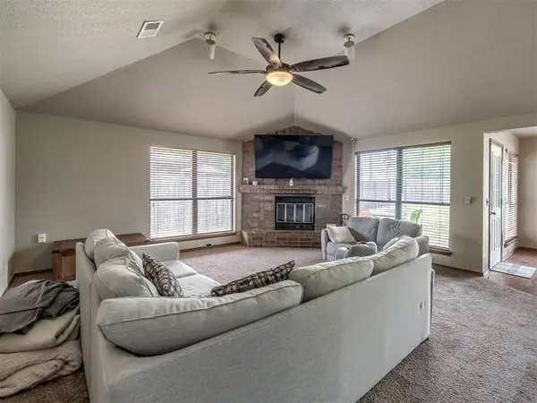 1108 Earl A Rodkey DR, Edmond, OK 73003