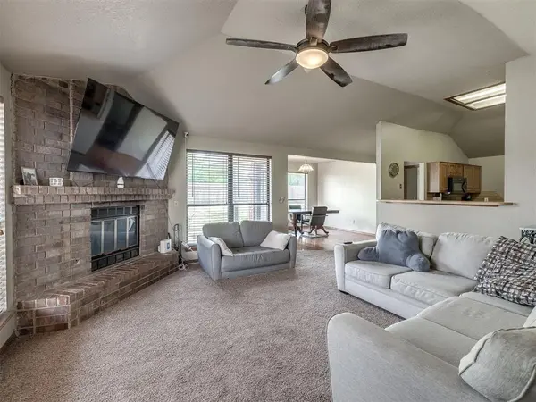1108 Earl A Rodkey DR, Edmond, OK 73003