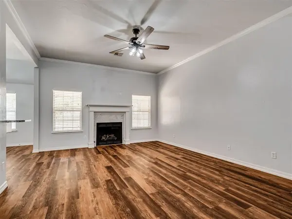 11108 SW 8th ST, Yukon, OK 73099